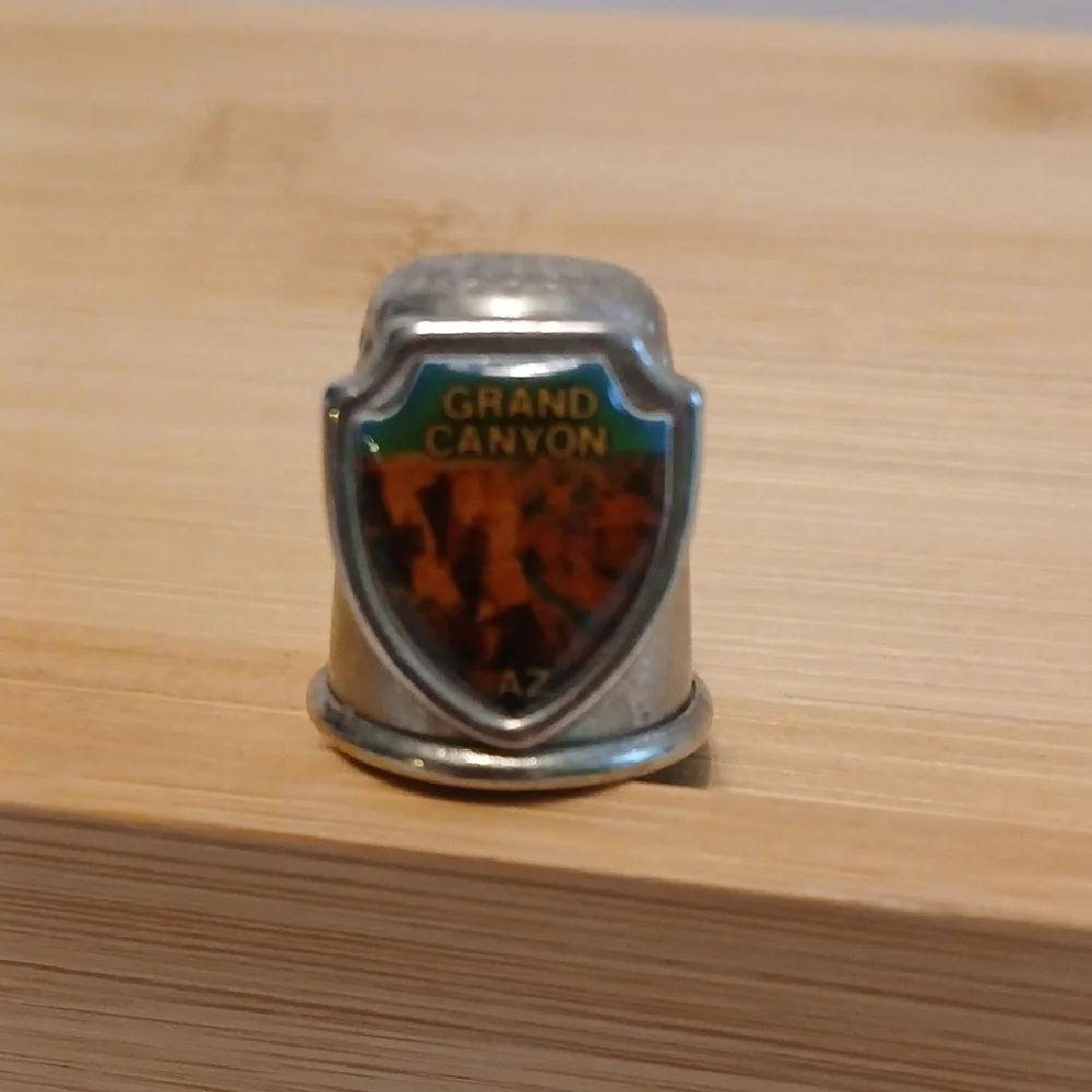 4 Souvenir Thimble Set
